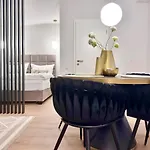 Do-zentrum - Rohdiamant Fuer 4 Personen Mit Privatparkplatz Daire Dortmund